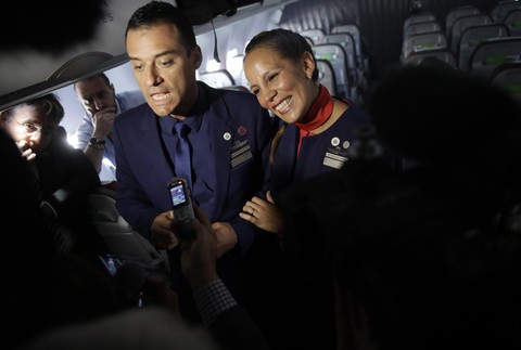 Pápež oddal pár na palube lietadla 5