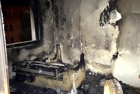 [multi] Obyvateľov paneláku na bratislavskom sídlisku museli evakuovať. V jednom z bytov vypukol rozsiahly požiar 1100