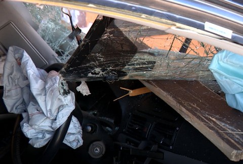 Vladimír (55) na križovatke neodbočil a s autom vpálil rovno do krčmy. Zasahovať musel aj vrtuľník