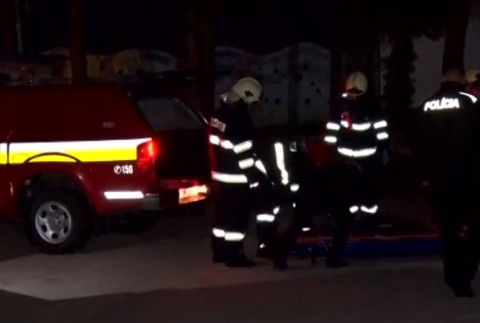 Mrazy si vyžiadali prvú obeť.  Policajti našli mŕtveho muža v provizórnej chatke