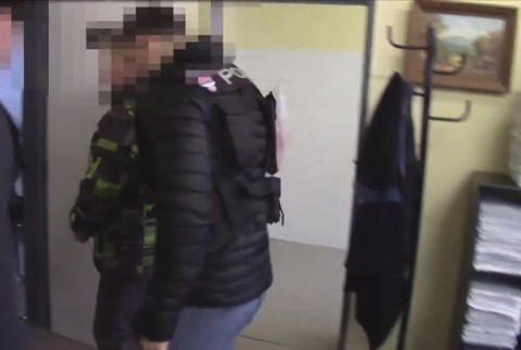 NAKA rieši kuriózny prípad korupcie. Pár stoviek eur malo vykúpiť syna z nehody