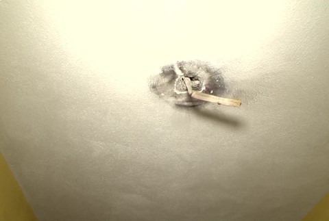 [multi] Úder blesku zničil strechu domu 7774