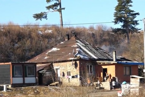 Vážnu situáciu v osadách riešia policajti tvrdým krokom.