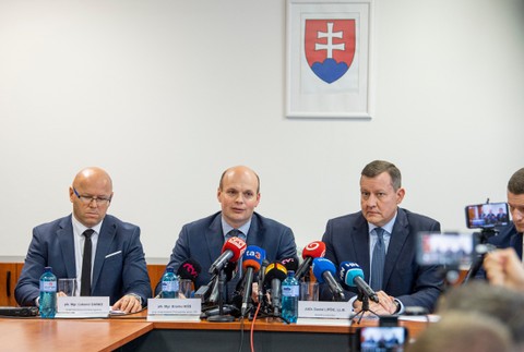 Tlačová beseda k streľbe na Zámockej ulici