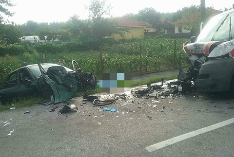 Pri Šali sa zrazila záchranka s autom. 