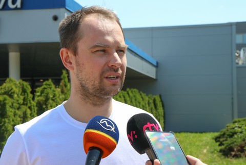 Naši hokejisti sú už na Slovensku.