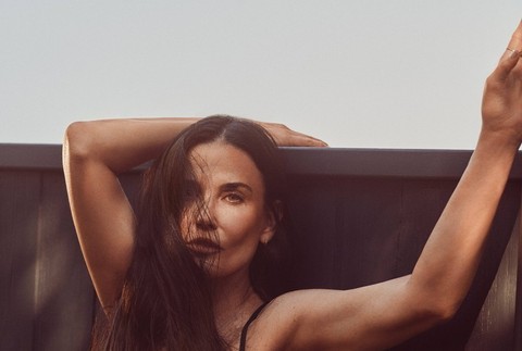 Demi Moore so svojimi dcérami v kampani pre plavky