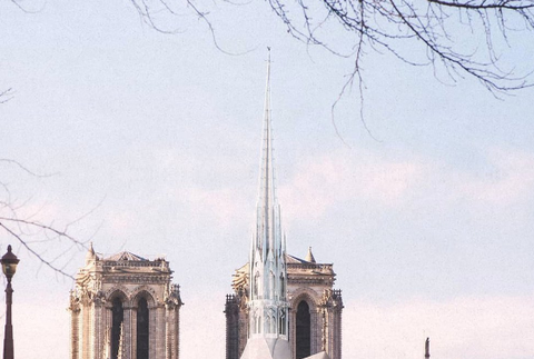 Premena katedrály Notre-Dame v Paríži