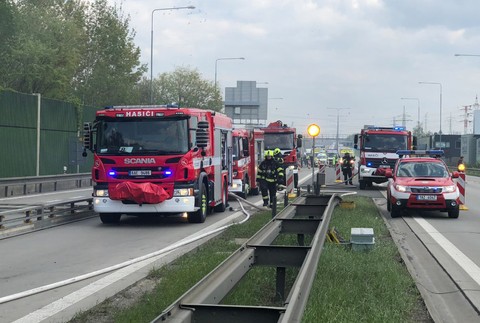 Hasiči, Praha, nehoda, autobus