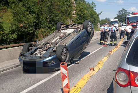 Strečno zablokovala nehoda