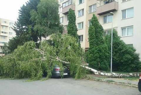 Severom Slovenska sa prehnali intenzívne búrky