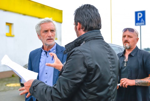 Herec Gejza Benkő, seriál Za sklom.jpg