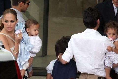 Jennifer Lopez s manželom a deťmi