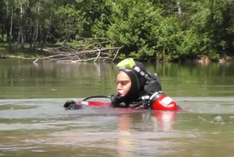 O život bojoval takmer hodinu