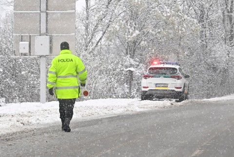 Snehová kalamita v okresoch Poprad a Žilina.