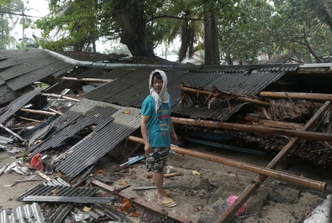 Indonesia_Tsunami_51108-63ab75019ee34f2f8d70e088c88040d8