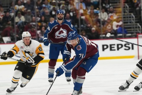 Penguins_Avalanche_Hockey760278