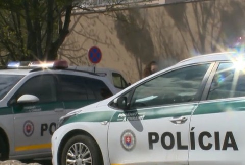 Niektorí ľudia stále ignorujú opatrenia. 