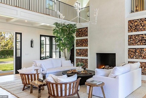 38557158-9194219-image-a-65_1611776809579