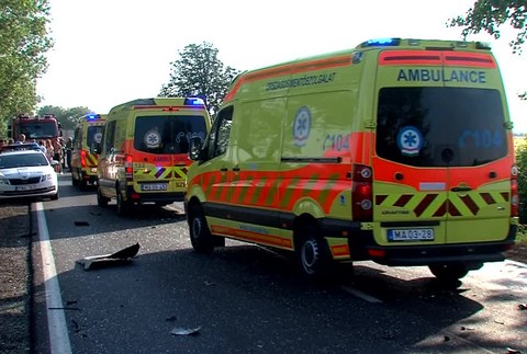 [multi] Folkloristi, ktorí mali v Maďarsku nehodu, sa vrátili domov 4558