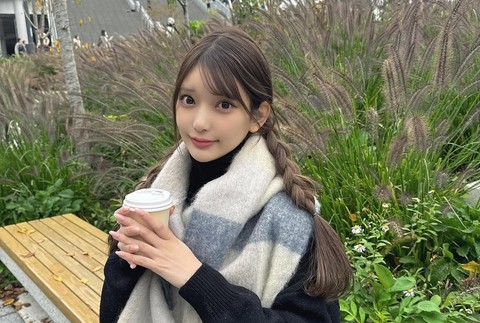 さむければさむいほどすき質問多かったacneで買ったものはだいすきな水色のマフラー🧊