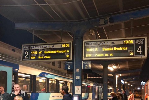 Meškanie vlakov 90 minút