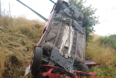 Na R1 došlo k tragickej nehode. Vodič vyletel z cesty, zastavil ho až svah