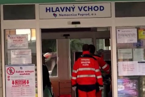 Ľudia pred vyšetrením zatajujú pozitívny test na koronavírus.