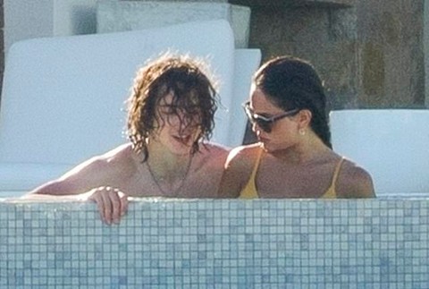 Timothée Chalamet a Eiza González