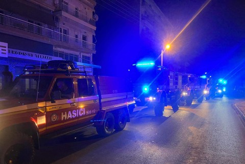 Hasiči prichádzajú do Grécka