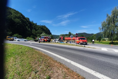 Ranná nehoda si vyžiadala jednu obeť.