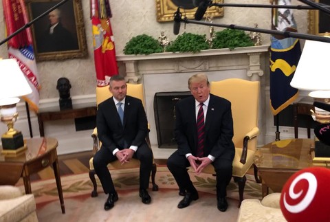 [multi] Úvod stretnutia Trumpa s Pellegrinim 1033