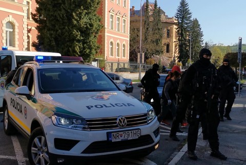 [multi] Zsuzsovu priviezli do BB - vražda exprimátora 10759