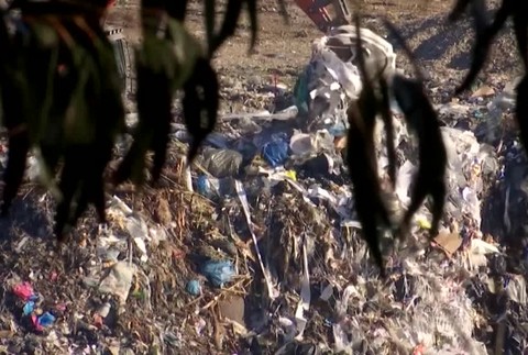 [multi] Malajzia tvrdo reagovala. Trinástim krajinám vrátila plastový odpad 2477