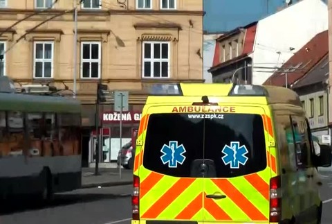 Žena v klube poliala 3 ľudí kyselinou. Dnes o jej osude rozhodol súd