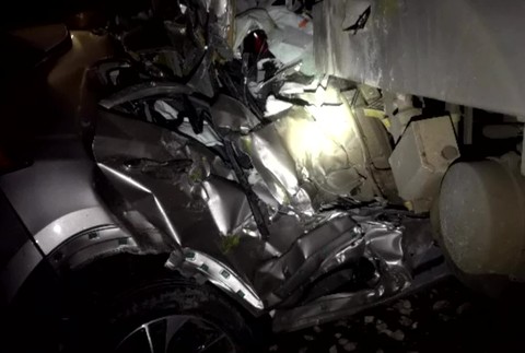 [multi] auto pod vlakom 1382