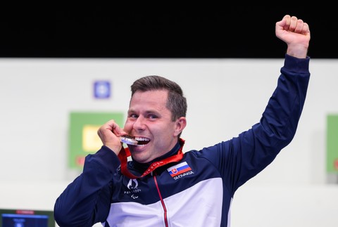 2024109_para_pariz_den4_32069286