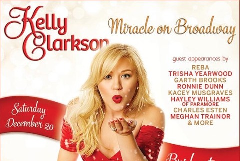 Kelly Clarkson na svoj koncert láka "starou" figúrou