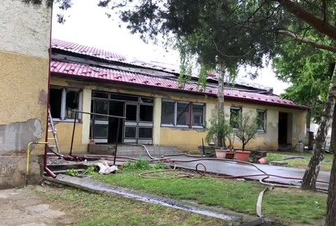 [multi] Požiar v kulturaku/uradu  v Zatine 2 17840