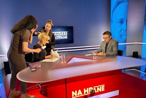 Analýzy Na hrane s Ivanom Miklošom