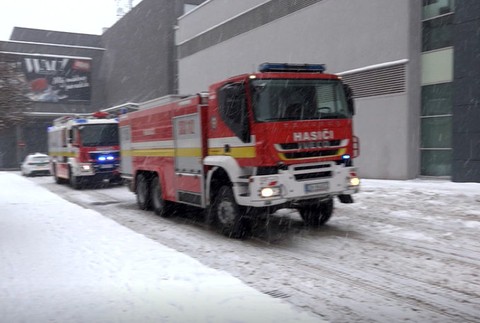 Hasiči zasahovali pri nahlásení bomby