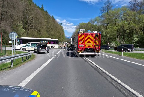 Zrážka autobusu a kamióna
