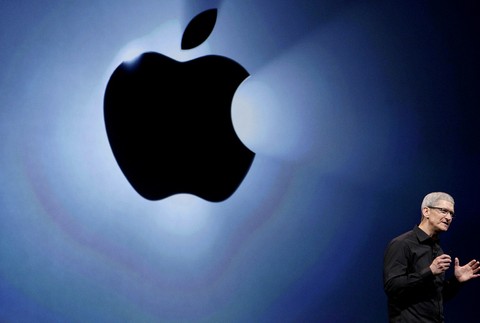 Apple predstavil nový iPhone Tim Cook logo Apple