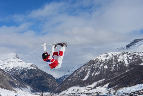Čínska akrobatická lyžiarka Jang Ja