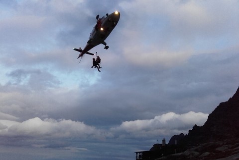 Horolezci uviazli vo Vysokých Tatrách. Na pomoc im prišiel vrtuľník