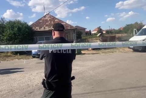 [multi] Osoba bez známok života v dome v Komárne 773