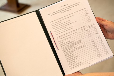 Voľby23 Komisia Štátna Zápisnica Odovzdanie (5)