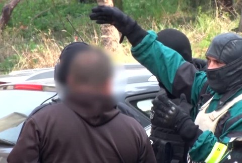 [multi] Policajná akcia Partizán a Čistič rozbila gang drogových dílerov 1326