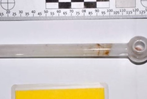 Mestská polícia zadržala mladíka. Obsah zaváraninovej fľaše zaujal aj štátnych kolegov