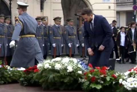 Spomienku na oslobodenie mesta bez významných politikov. Nedostali pozvánky